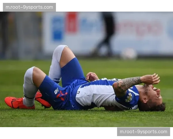 斯特拉斯堡轮换前锋脚踝扭伤 年轻球员训练中意外受伤进入恢复期